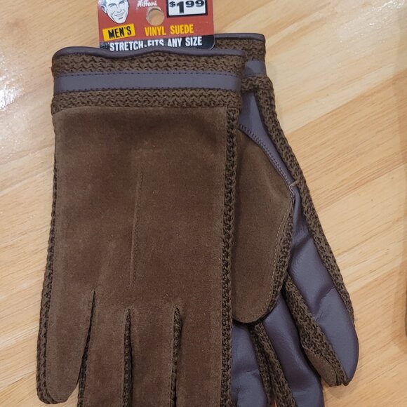 Gloves - Picture 1 of 4